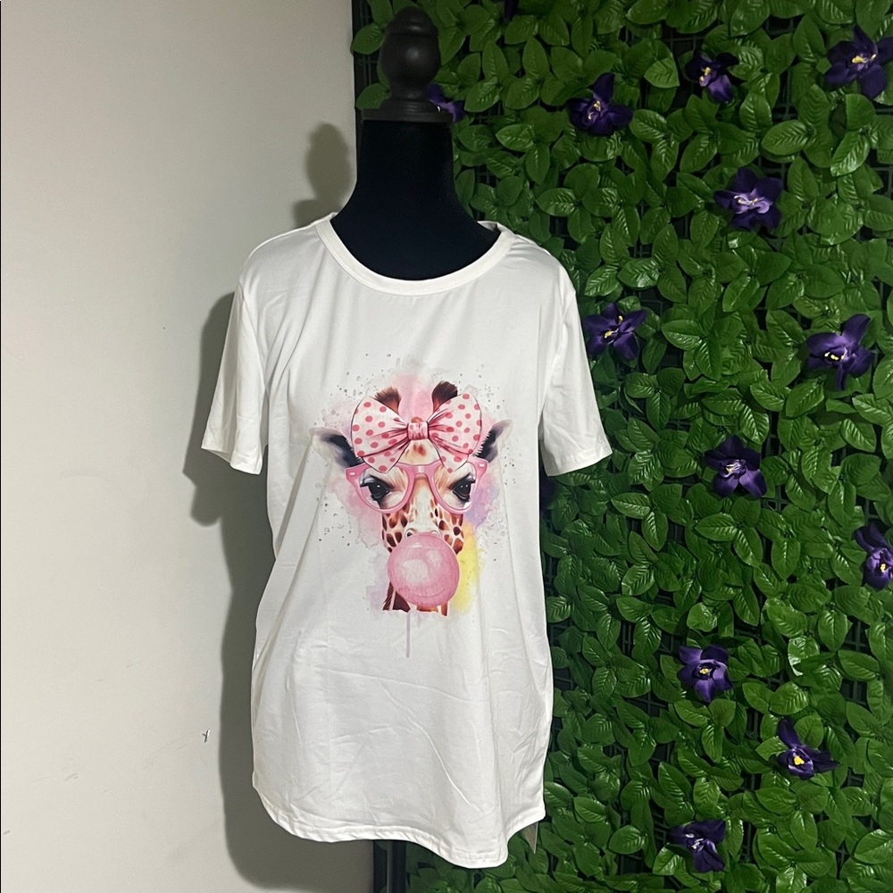 NEW Women’s White T-Shirt with Giraffe Graphic